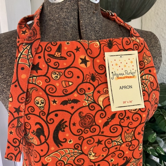 Johanna Parker Halloween Apron - Picture 2 of 9